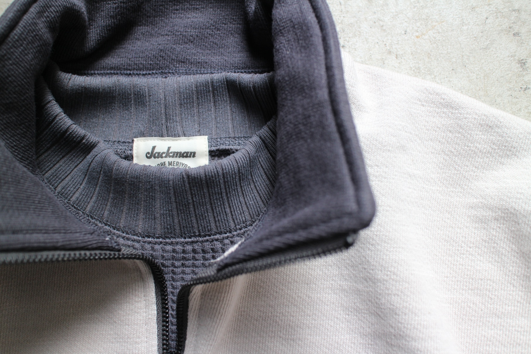 Rosin White × Ink Black